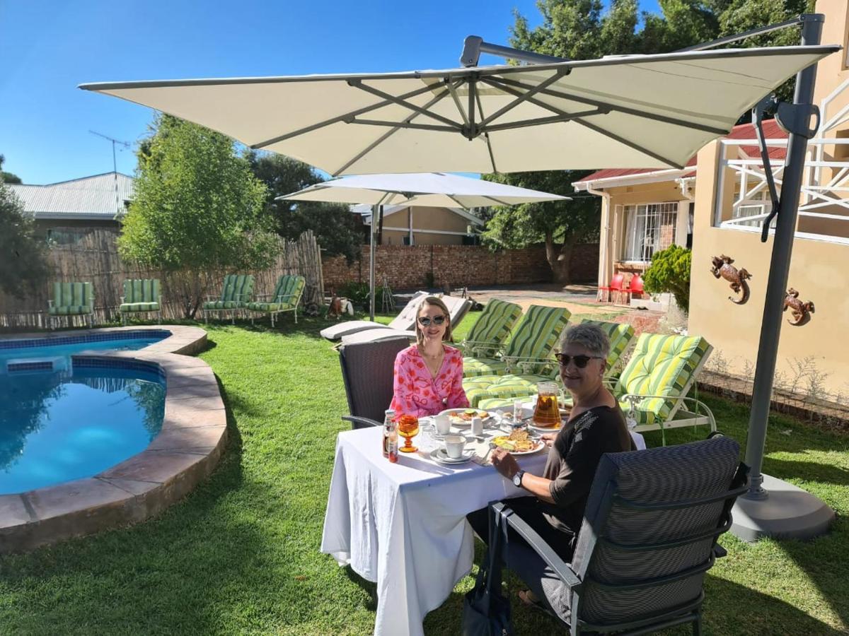 Victoria Oaks Guesthouse Victoria West Bagian luar foto