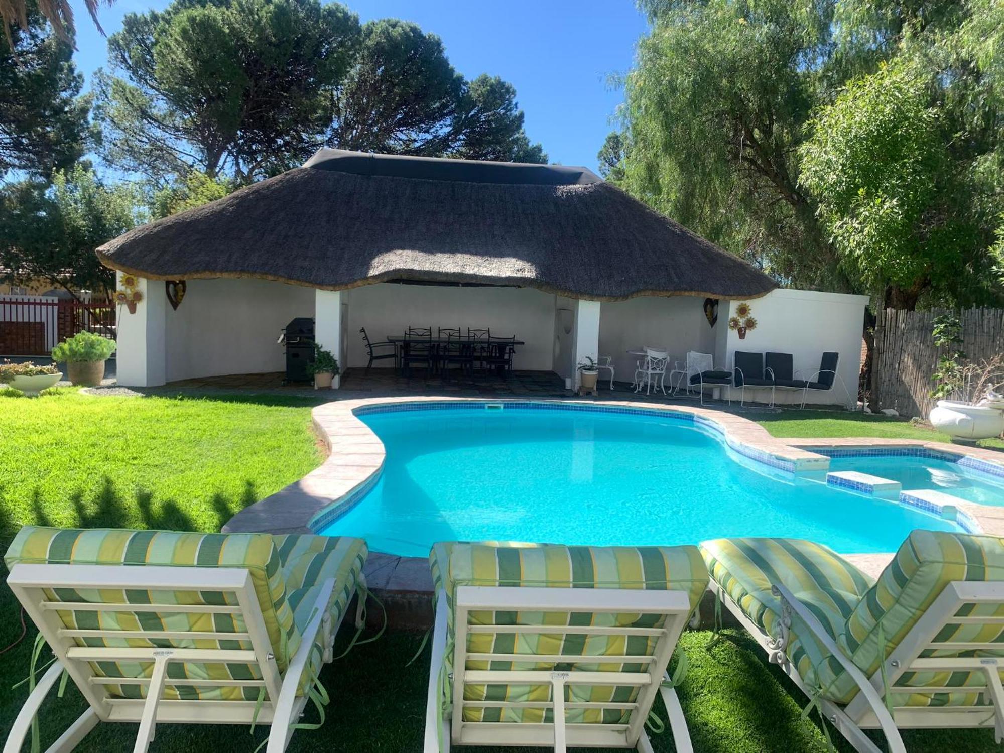 Victoria Oaks Guesthouse Victoria West Bagian luar foto