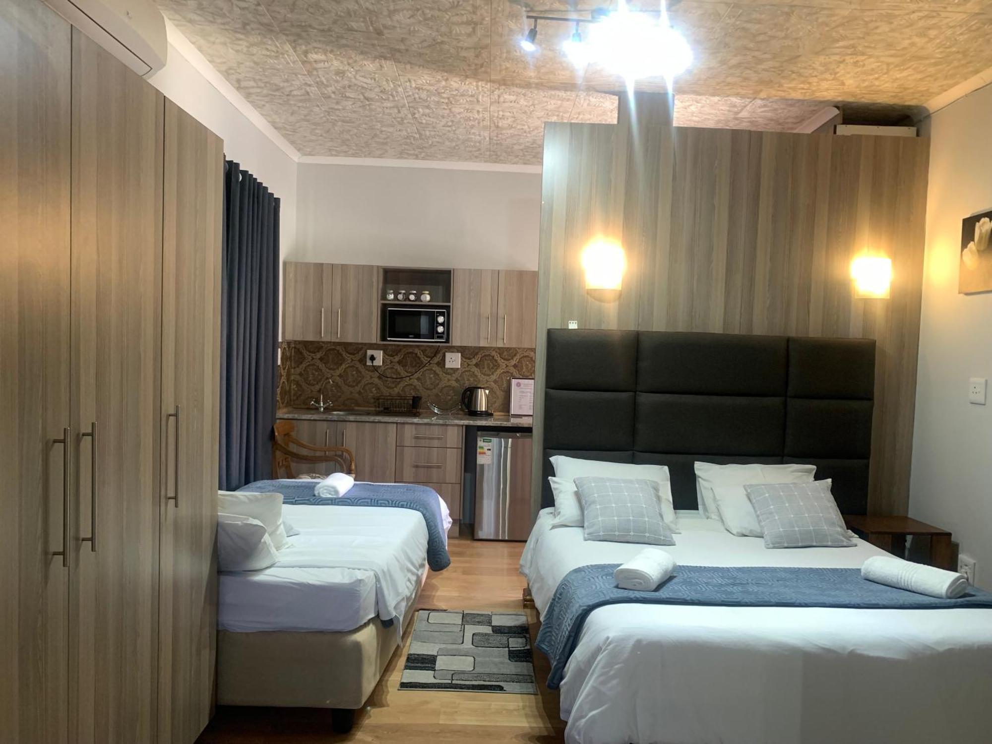 Victoria Oaks Guesthouse Victoria West Bagian luar foto