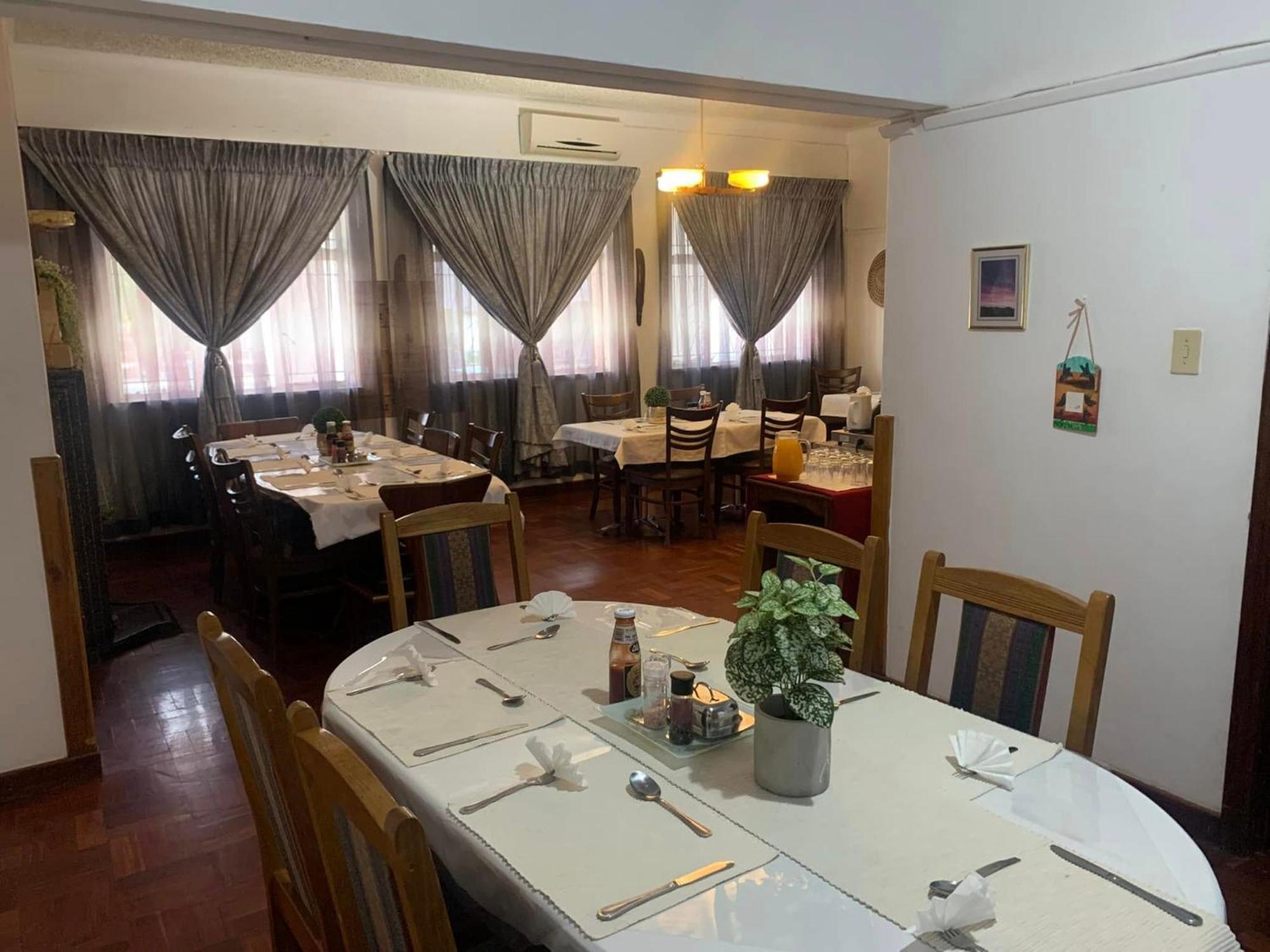 Victoria Oaks Guesthouse Victoria West Bagian luar foto